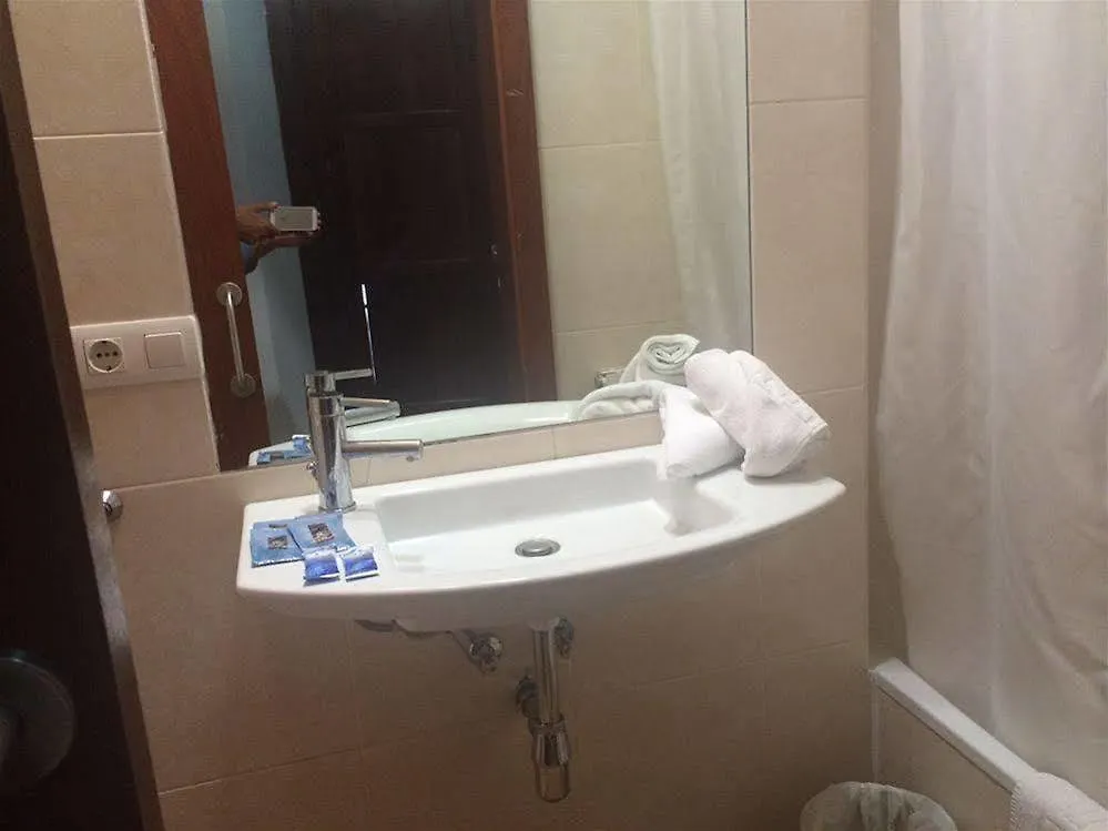 Apartamentos Puerta Real Granada Apartment